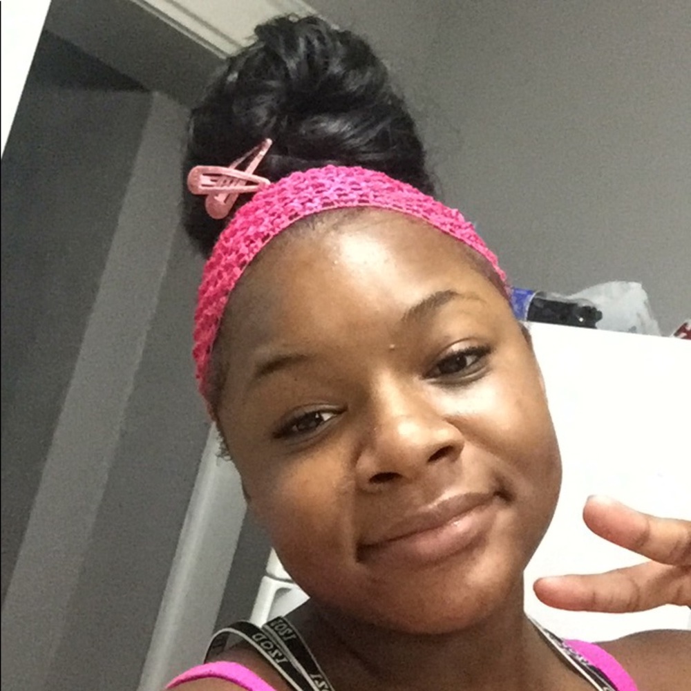 Meet your Posher, Alexis